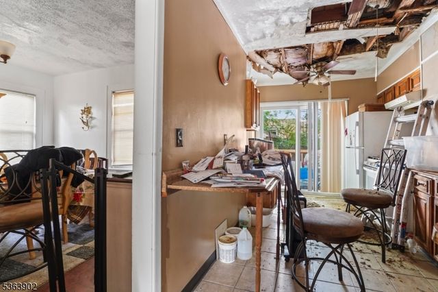 21 Eastern Pkwy, Newark City, NJ 07106