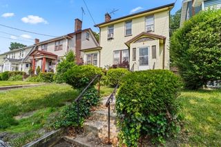 21 Eastern Pkwy, Newark City, NJ 07106