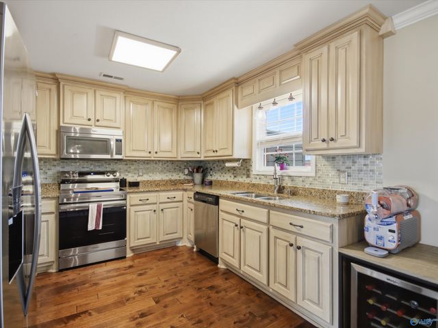 104 Ivy Darlene Drive, New Market, AL 35761