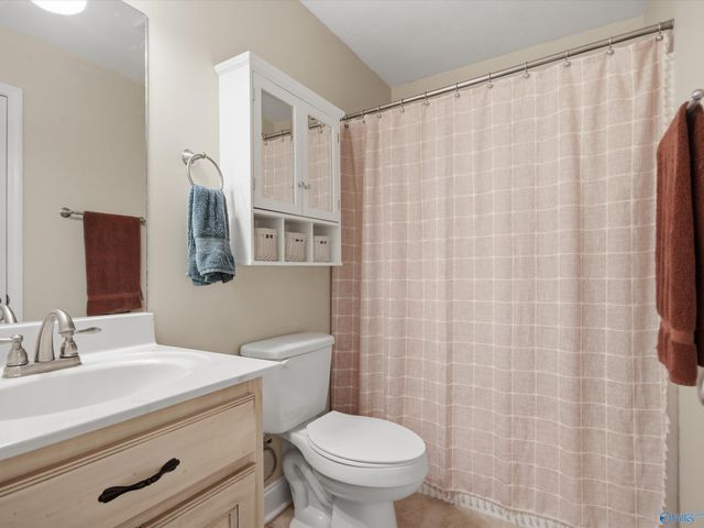 104 Ivy Darlene Drive, New Market, AL 35761