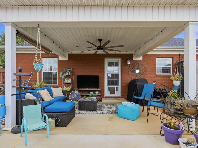 104 Ivy Darlene Drive, New Market, AL 35761