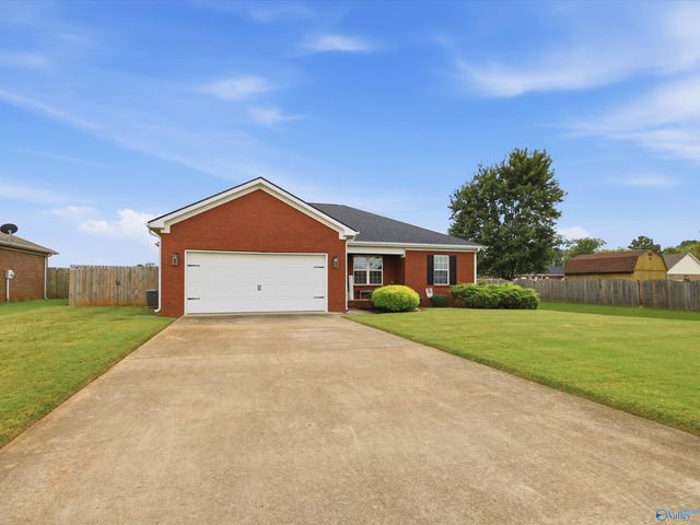 104 Ivy Darlene Drive, New Market, AL 35761