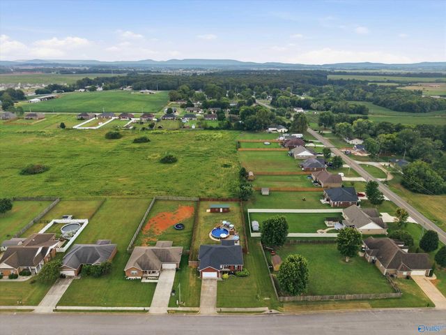 104 Ivy Darlene Drive, New Market, AL 35761