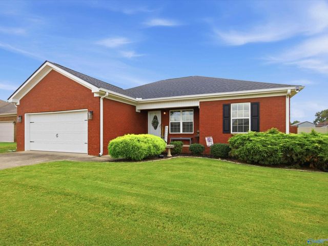 104 Ivy Darlene Drive, New Market, AL 35761