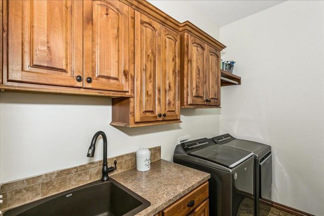 1315 S City View Cir, Wichita, KS 67235