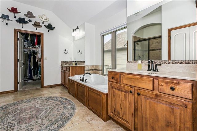 1315 S City View Cir, Wichita, KS 67235