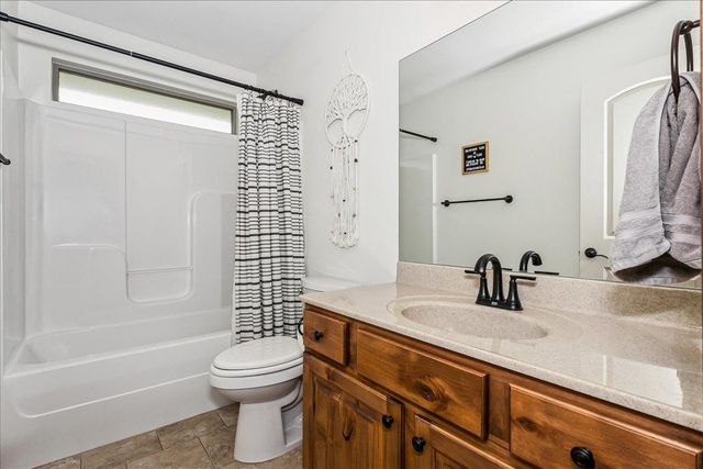 1315 S City View Cir, Wichita, KS 67235