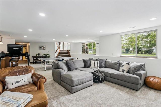 1315 S City View Cir, Wichita, KS 67235