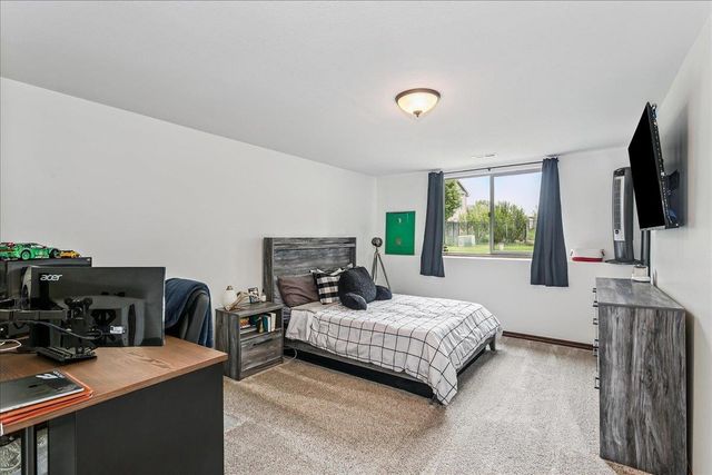 1315 S City View Cir, Wichita, KS 67235