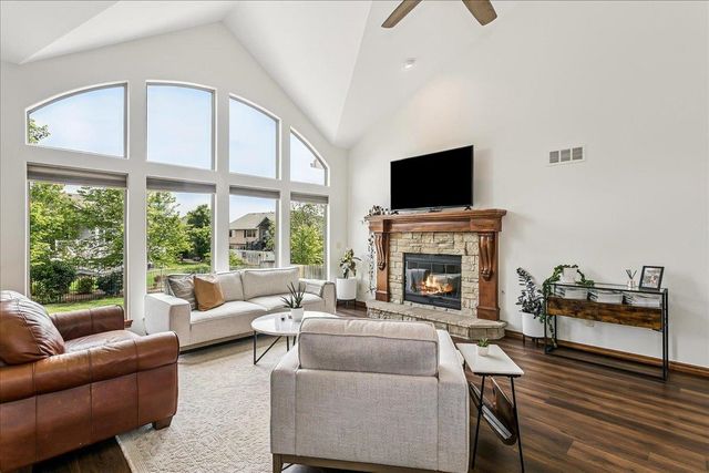 1315 S City View Cir, Wichita, KS 67235