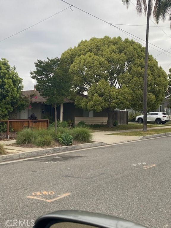 547 E Washington Avenue, Orange, CA 92866