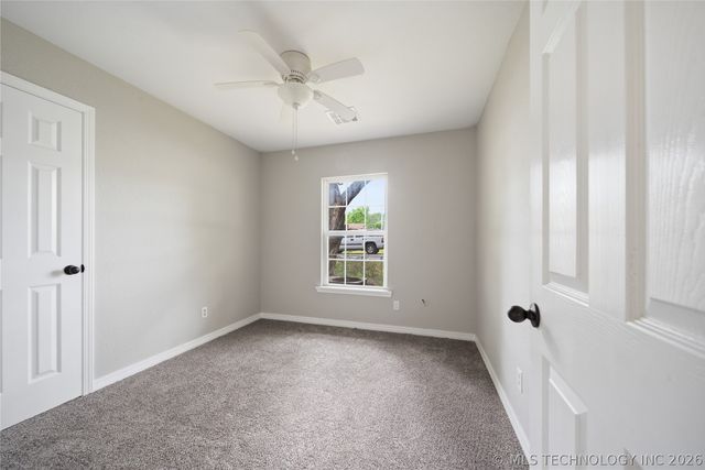 503 Quail Lake Drive, Henryetta, OK 74437
