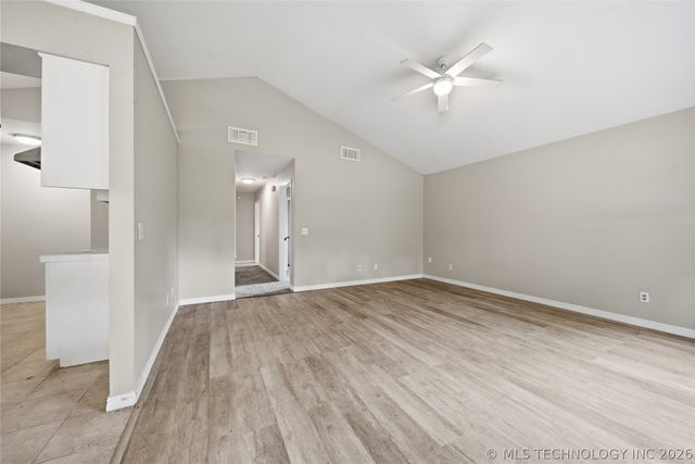 503 Quail Lake Drive, Henryetta, OK 74437