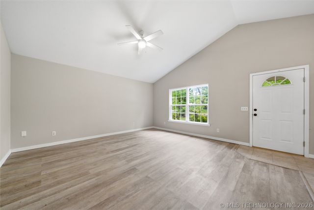 503 Quail Lake Drive, Henryetta, OK 74437