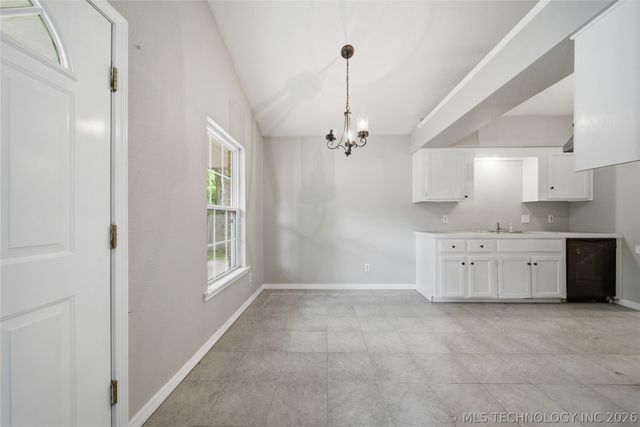 503 Quail Lake Drive, Henryetta, OK 74437