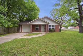 503 Quail Lake Drive, Henryetta, OK 74437