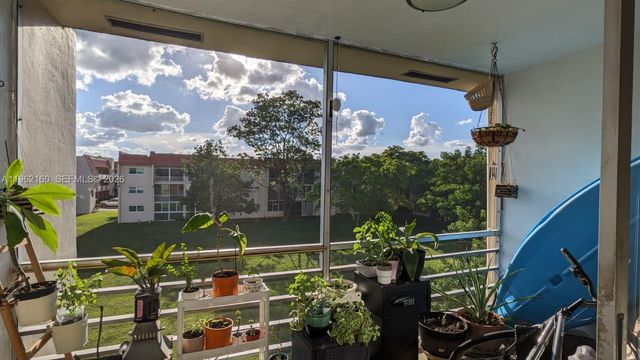 8000 N Sunrise Lakes Drive 309, Sunrise, FL 33322