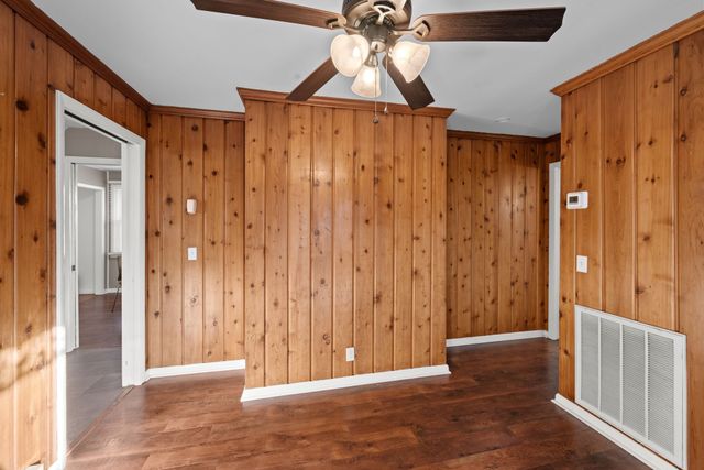 1934 Pinehurst Dr, Nashville, TN 37216