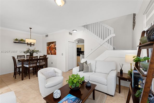 6142 NW 115th Pl 324, Doral, FL 33178