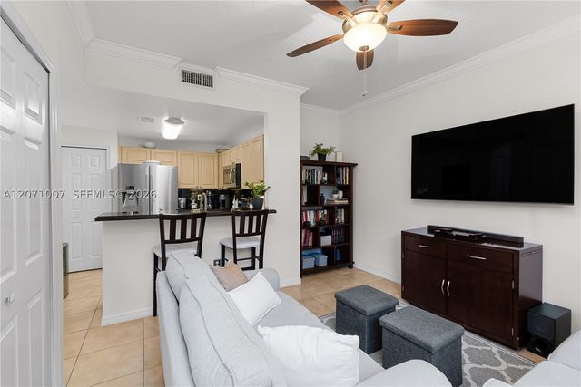 6142 NW 115th Pl 324, Doral, FL 33178