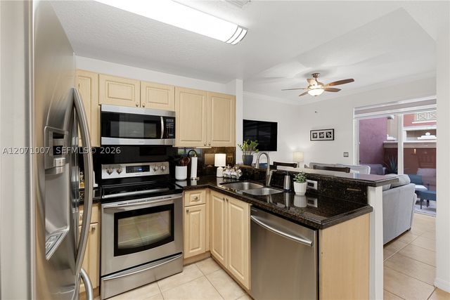 6142 NW 115th Pl 324, Doral, FL 33178