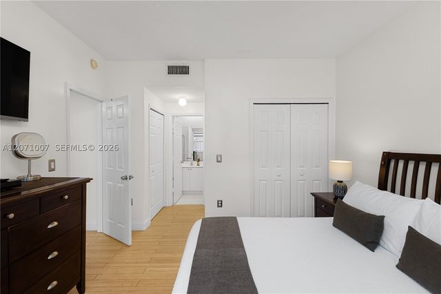 6142 NW 115th Pl 324, Doral, FL 33178