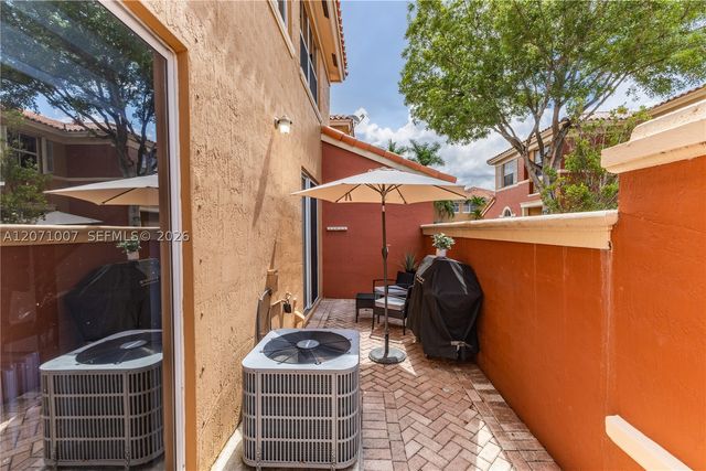 6142 NW 115th Pl 324, Doral, FL 33178