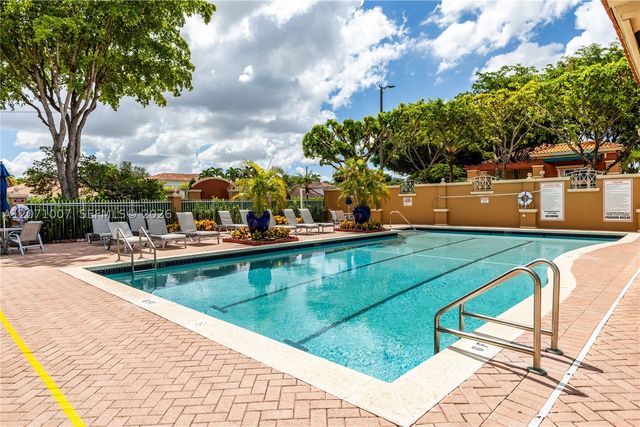 6142 NW 115th Pl 324, Doral, FL 33178