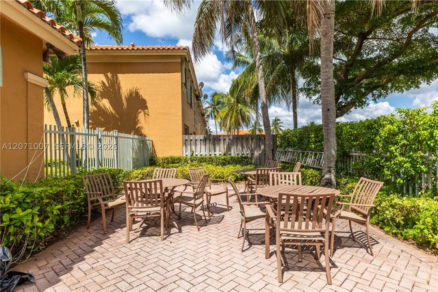 6142 NW 115th Pl 324, Doral, FL 33178