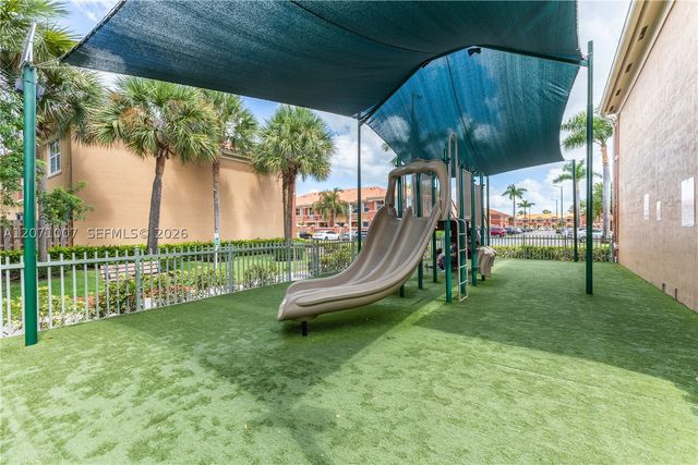 6142 NW 115th Pl 324, Doral, FL 33178