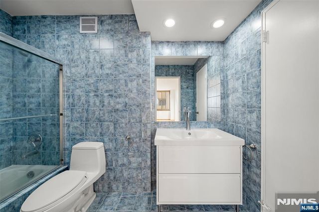 200 Winston Drive 718, Cliffside Park, NJ 07010