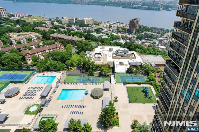 200 Winston Drive 718, Cliffside Park, NJ 07010