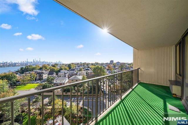 200 Winston Drive 718, Cliffside Park, NJ 07010