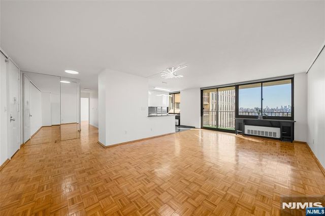 200 Winston Drive 718, Cliffside Park, NJ 07010