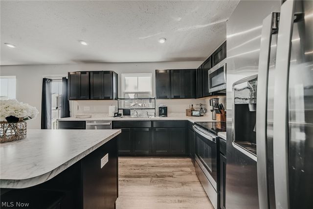 136 Wildflower Drive, Elyria, OH 44035