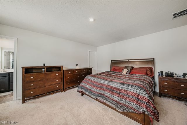 136 Wildflower Drive, Elyria, OH 44035