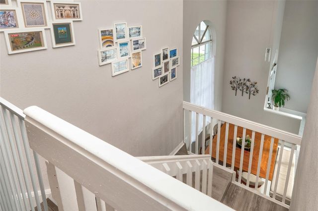 621 Lakeshore Terrace, Davie, FL 33325