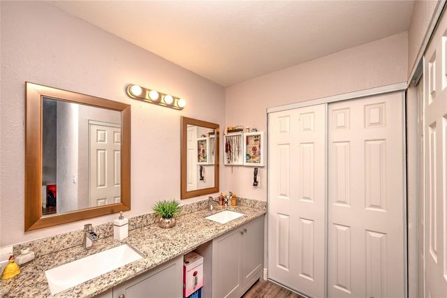 621 Lakeshore Terrace, Davie, FL 33325