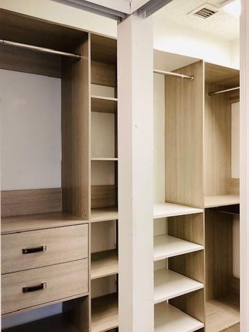 621 Lakeshore Terrace, Davie, FL 33325