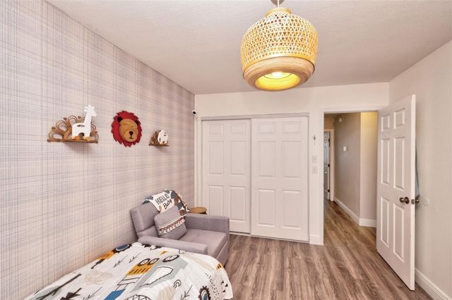 621 Lakeshore Terrace, Davie, FL 33325