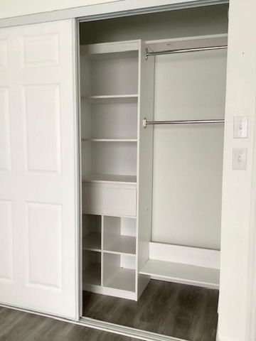 621 Lakeshore Terrace, Davie, FL 33325