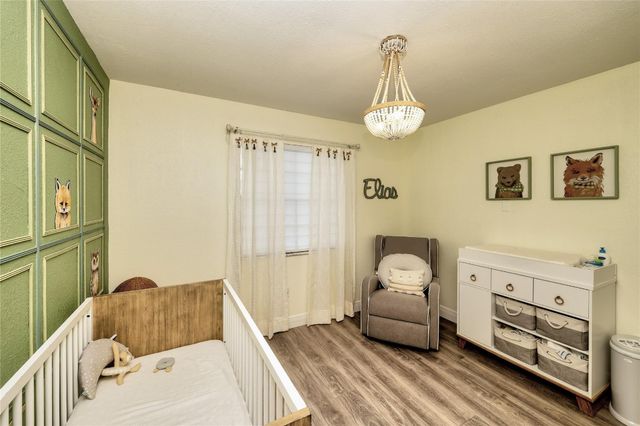 621 Lakeshore Terrace, Davie, FL 33325