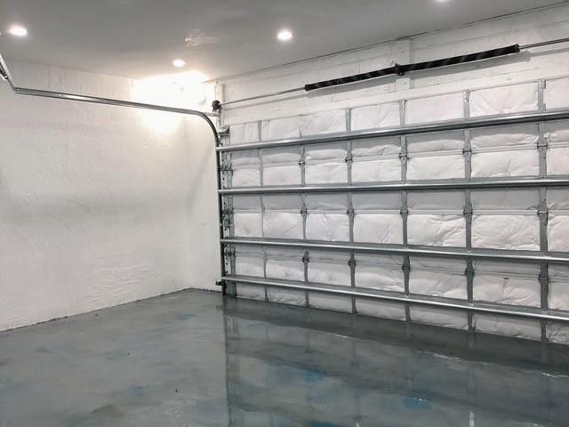 621 Lakeshore Terrace, Davie, FL 33325