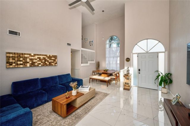 621 Lakeshore Terrace, Davie, FL 33325