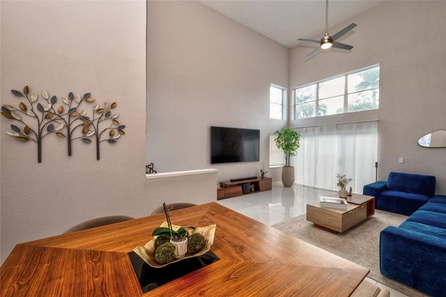 621 Lakeshore Terrace, Davie, FL 33325