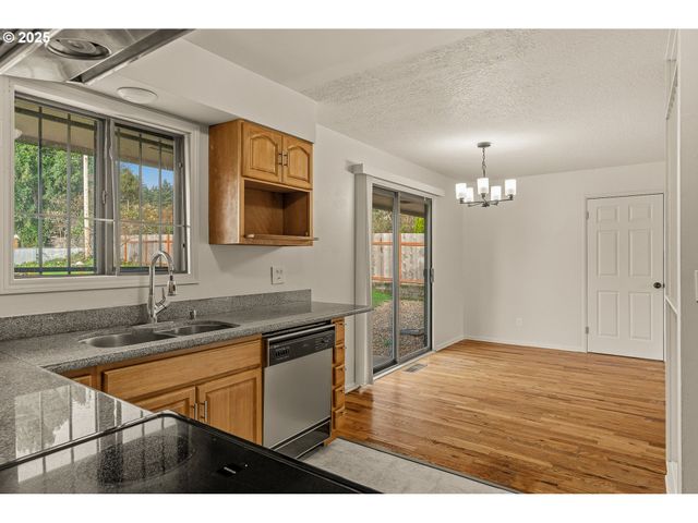 3063 Se 112TH Ave, Portland, OR 97266