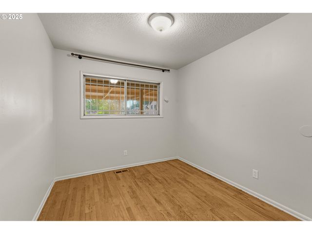3063 Se 112TH Ave, Portland, OR 97266