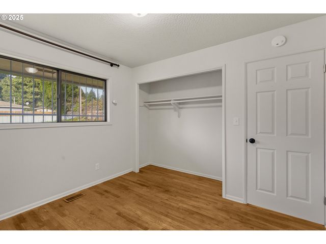 3063 Se 112TH Ave, Portland, OR 97266