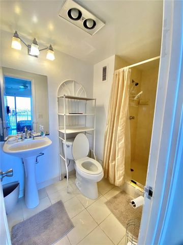 400 Golden Isles Dr 43, Hallandale Beach, FL 33009