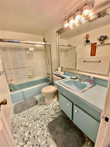 400 Golden Isles Dr 43, Hallandale Beach, FL 33009